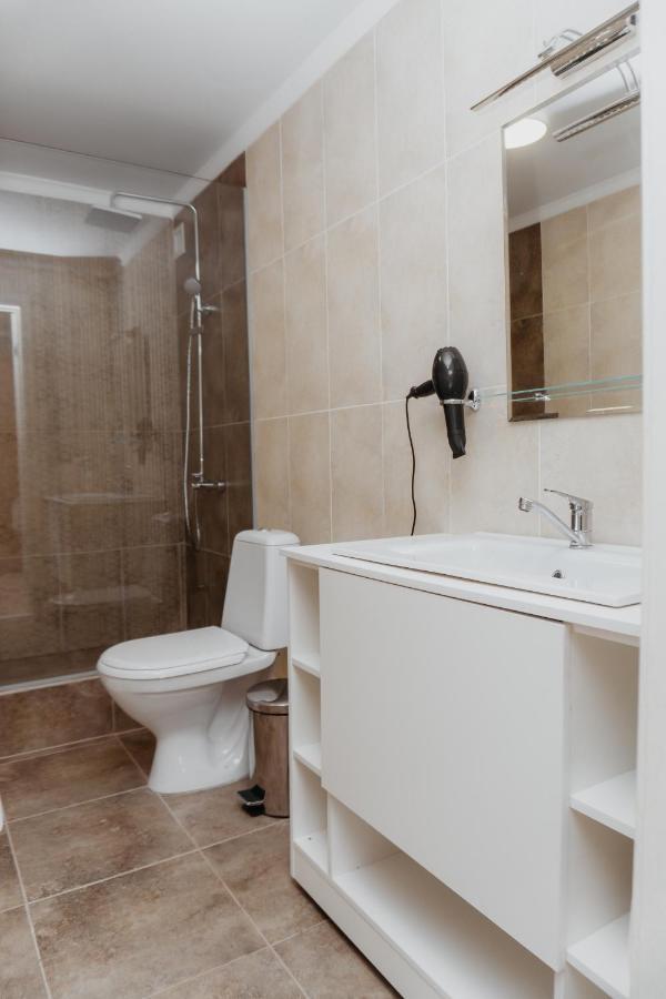 Aral Hotel מראה חיצוני תמונה